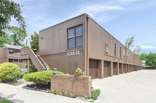 c22-33803 Electric Blvd, Avon Lake, OH, 44012-1027 | Card Image