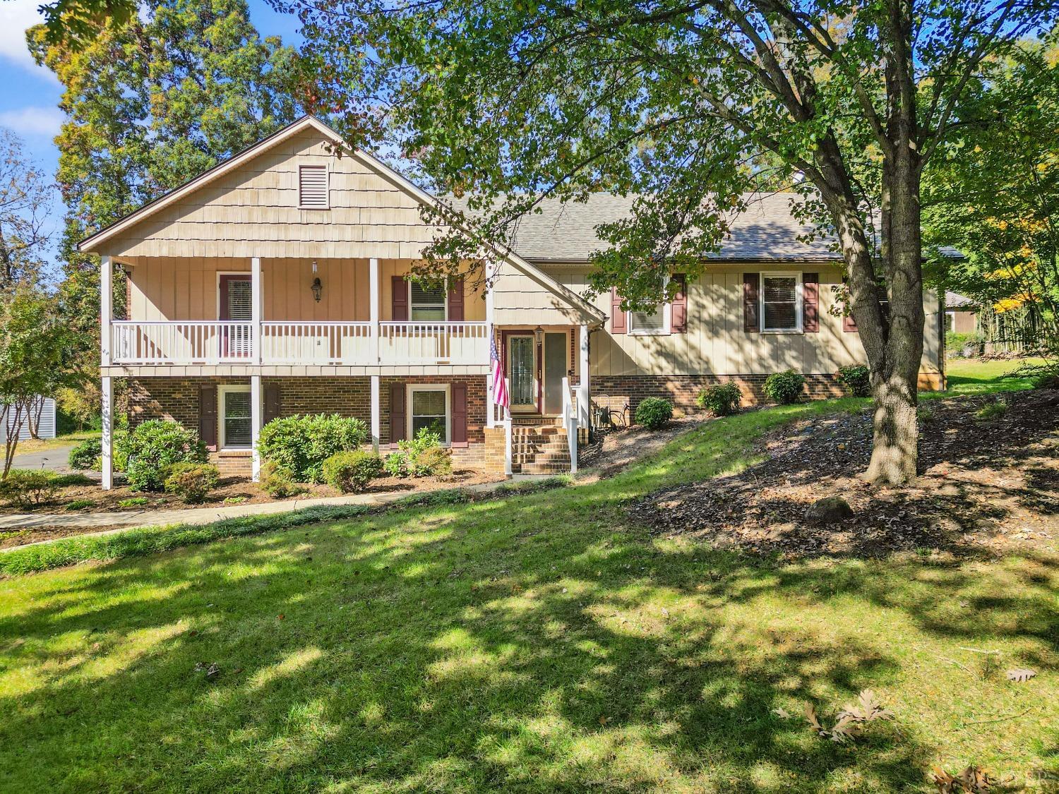 2 Lakewood Circle, For Sale in Altavista Zoocasa