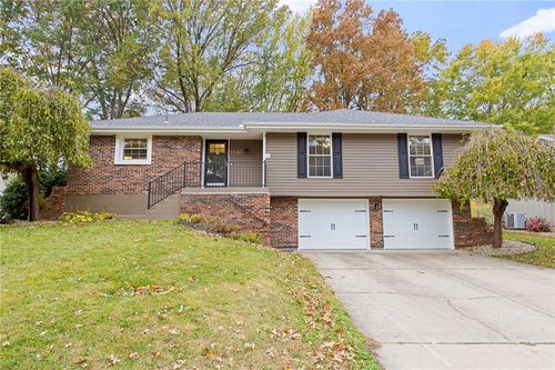 1105 Sw 22nd St, Blue Springs, MO, 64015-4731 | Card Image