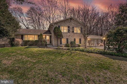 19005 Plummer Dr, GERMANTOWN, MD, 20876-1711 | Card Image