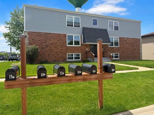 2-10407 N Church St, Huntley, IL, 60142-7193 | Card Image