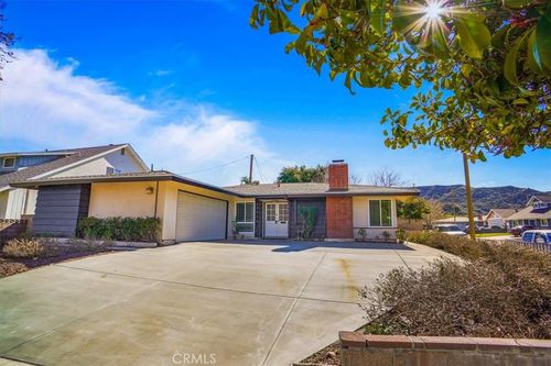 20810 Cedarfalls Dr, Saugus, CA, 91350-1917 | Card Image