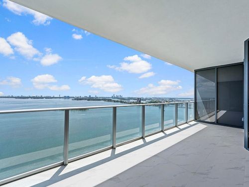 3002-700 Ne 24th St, Miami, FL, 33137-5498 | Card Image