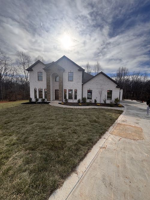 421 Young Ln, Pleasant View, TN, 37146-2402 | Card Image