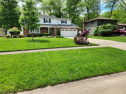 1608 Eisenhower Dr, Brunswick, OH, 44212-3706 | Card Image