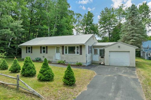 67 Lafayette Street, Laconia, NH, 03246 | Card Image