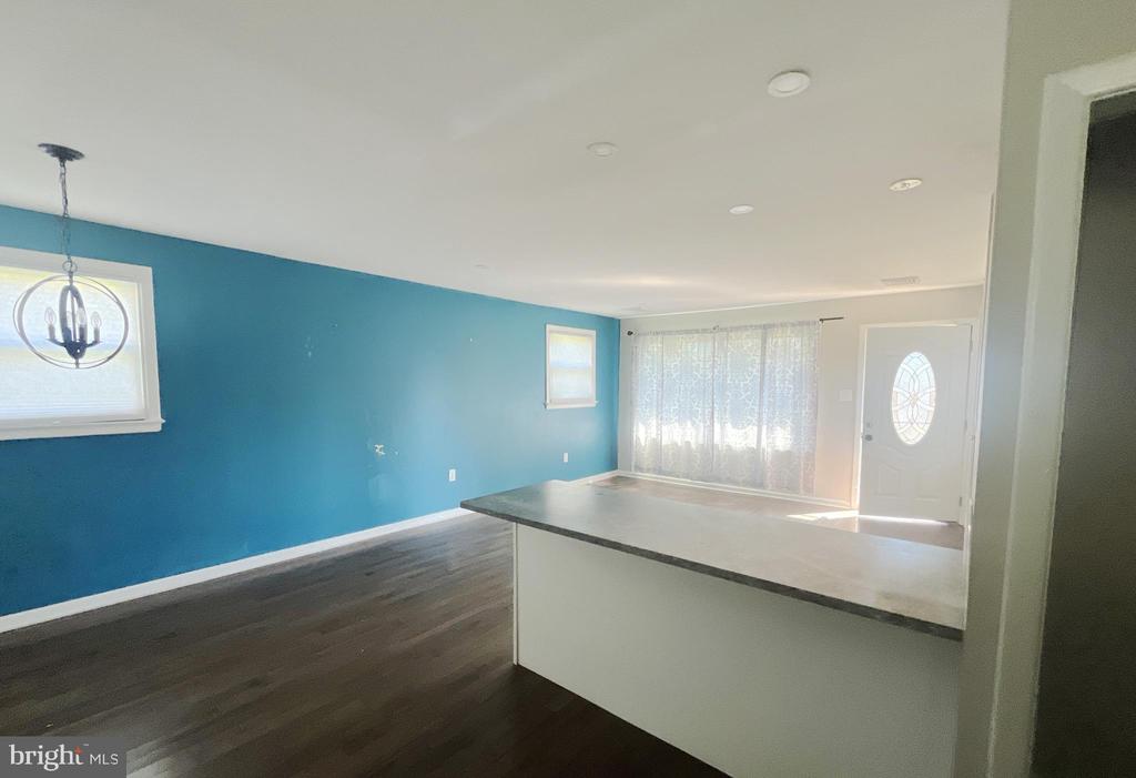 Residential in SELLERSVILLE 3