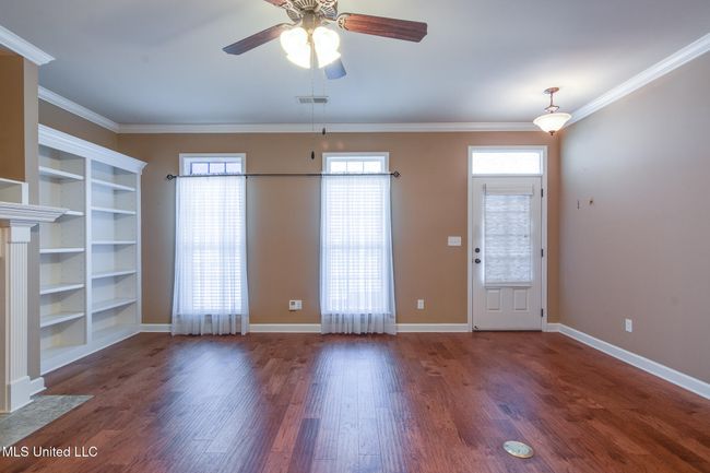 Living Room | Image 5