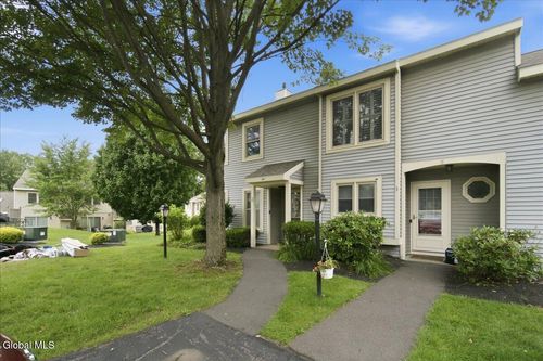 5 Minuteman Court, Halfmoon, NY, 12065 | Card Image