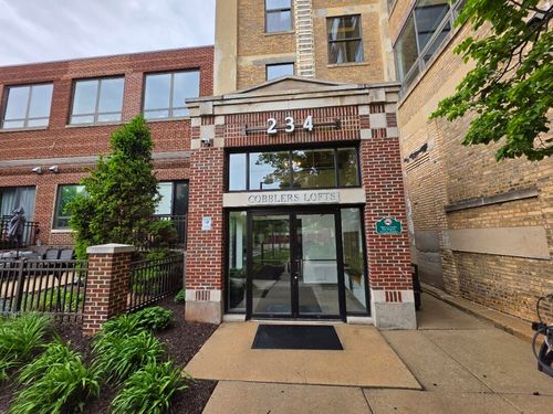 234 E Reservoir Ave, Milwaukee, WI, 53212-3765 | Card Image