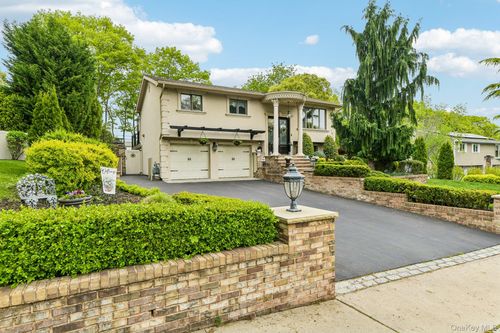 106 Morewood Dr, Smithtown, NY, 11787-2335 | Card Image