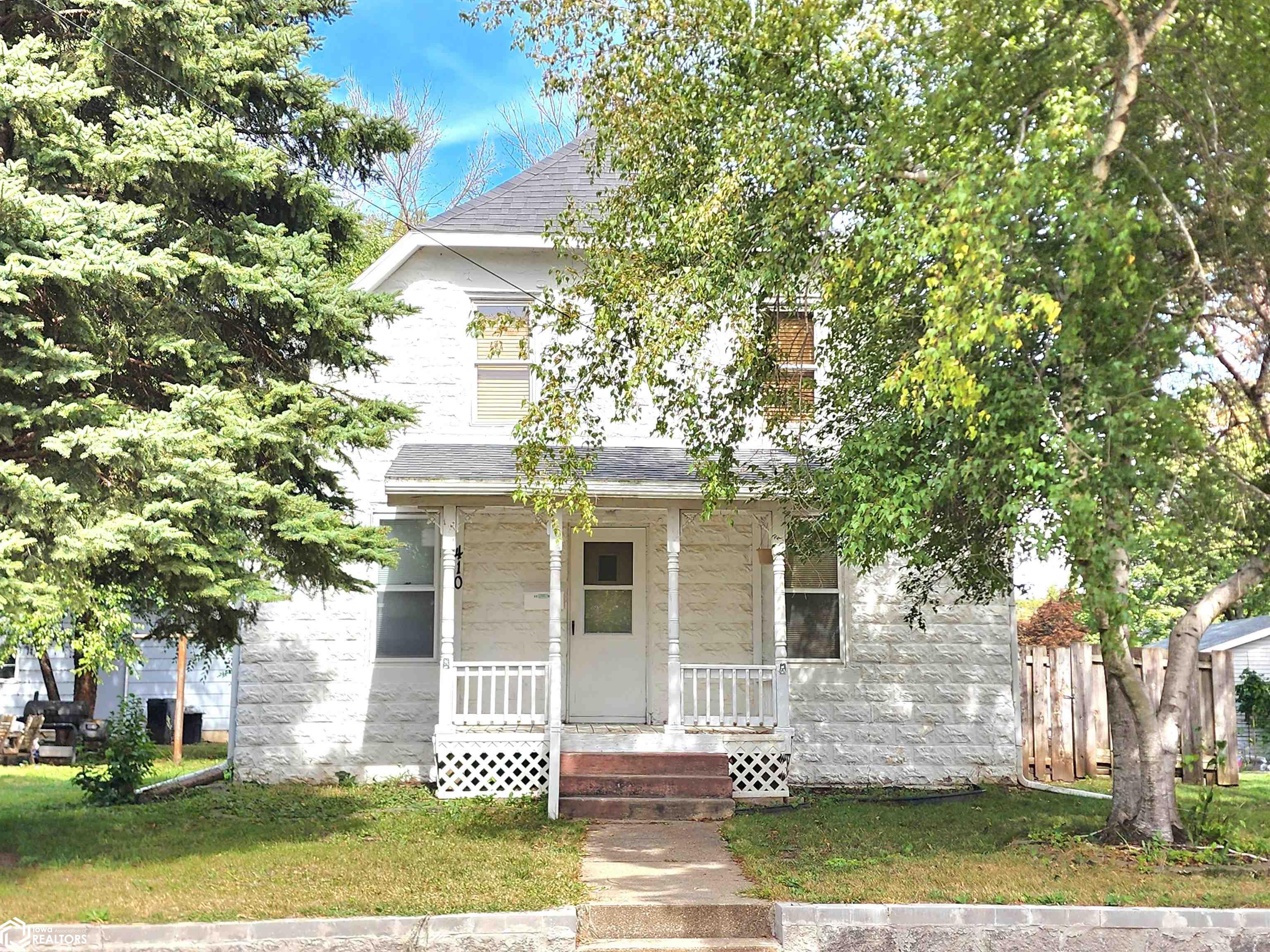 21st St, Mason City, IA 50401