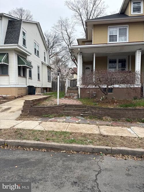 22 Mervine Pl, Hamilton, NJ, 08609-1830 | Card Image