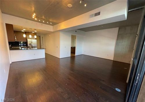 275-353 E Bonneville Ave, Las Vegas, NV, 89101-6622 | Card Image