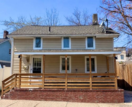 21 Center St, Highland Fls, NY, 10928-1807 | Card Image