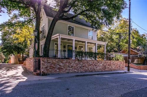 2916 Sale St, Dallas, TX, 75219-4927 | Card Image