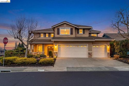 473 Mccall Dr, Benicia, CA, 94510-3932 | Card Image
