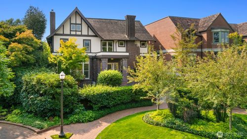 10-718 E Aloha St, Seattle, WA, 98102-4569 | Card Image