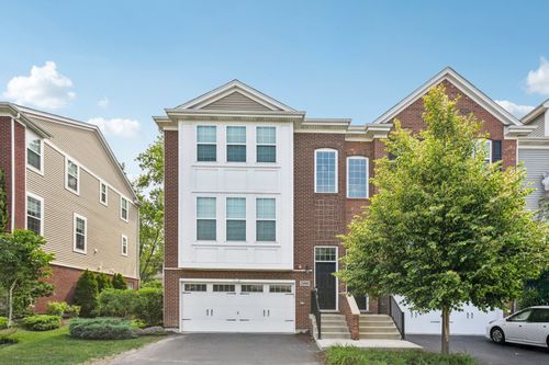 2490 Huntleigh Ln, Woodridge, IL, 60517-2800 | Card Image
