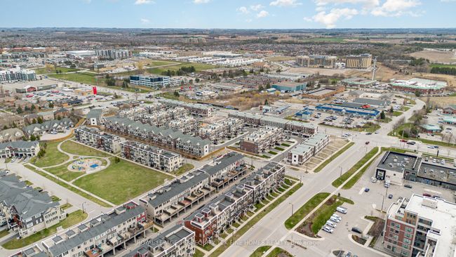 61 Kenneth Kirby Lane, House attached with 2 bedrooms, 3 bathrooms and 3 parking in Stouffville ON | Image 39