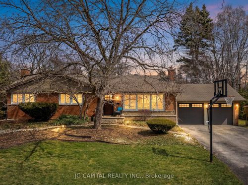 319 South Court S, Burlington, ON, L7N1S8 | Card Image