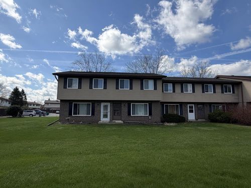 5-N115W16524 Abbey Court, Germantown, WI, 53022 | Card Image