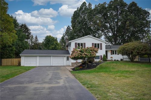 1 Mill Valley Rd, Pittsford, NY, 14534-3903 | Card Image