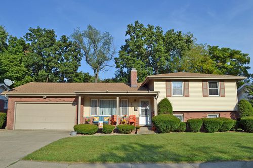 2404 Linden Dr, Valparaiso, IN, 46383-2335 | Card Image