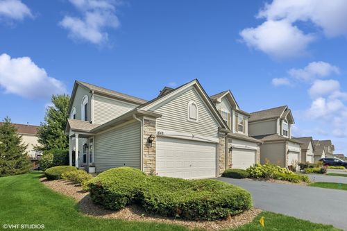 1648 Fredericksburg Ln, Aurora, IL, 60503-3674 | Card Image