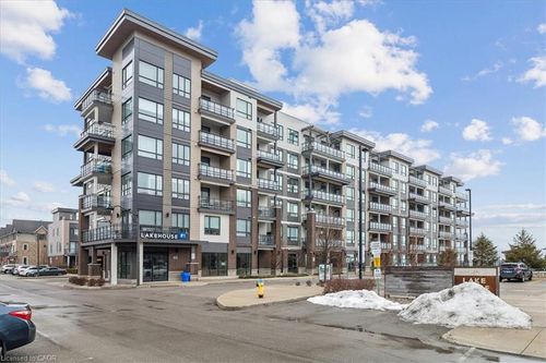 211-40 Esplanade Place, Grimsby, ON, L3M0H1 | Card Image
