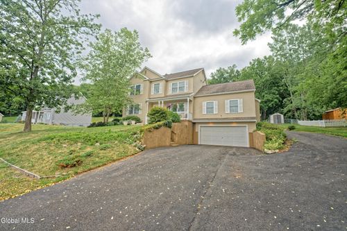 33 Fonda Rd, Waterford, NY, 12188-1812 | Card Image