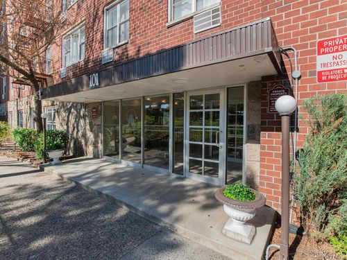 3p-101 Highland Ave, Yonkers, NY, 10705-1272 | Card Image