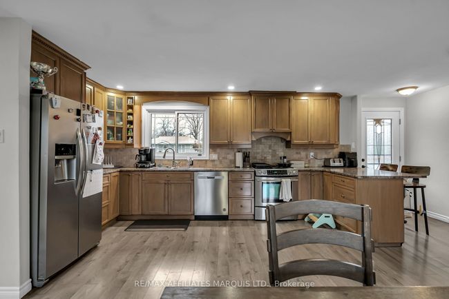 5 Fraser St, House other with 3 bedrooms, 2 bathrooms and 5 parking in Saint Andrews West ON | Image 4