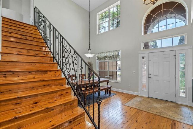 Entry Way/Stairs | Image 9