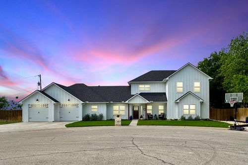 160 Buccaneer Way, Crawford, TX, 76638-4400 | Card Image