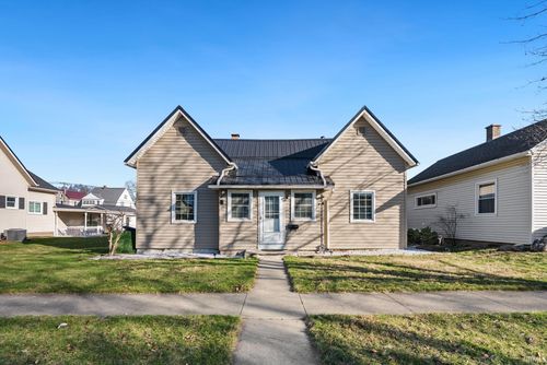 209 E Ohio St, Bluffton, IN, 46714-3324 | Card Image