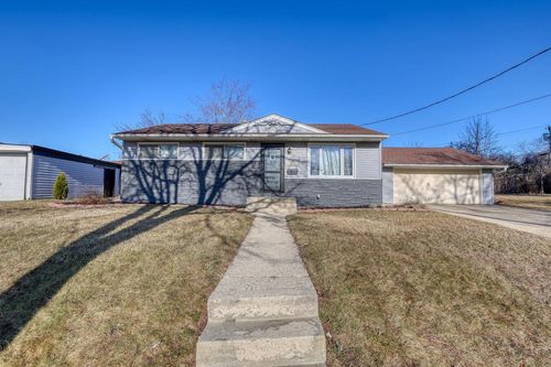 1516 Evergreen Drive, WAUKESHA, WI, 53188 | Card Image