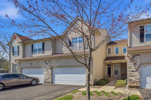 541 Shakespeare Dr, Grayslake, IL, 60030-3368 | Card Image