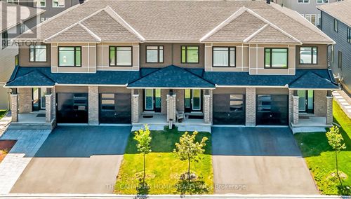 921 Clarkia St, Gloucester, ON, K1T0Y2 | Card Image