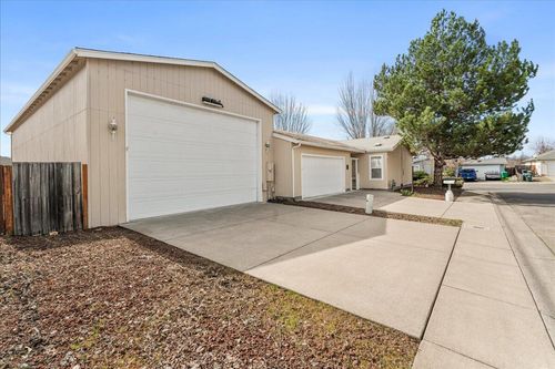 206 Eagle View Drive, Eagle Point, OR, 97524 | Card Image