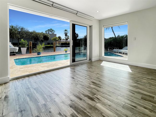 Sliding wall of glass to the pool deck | Image 14