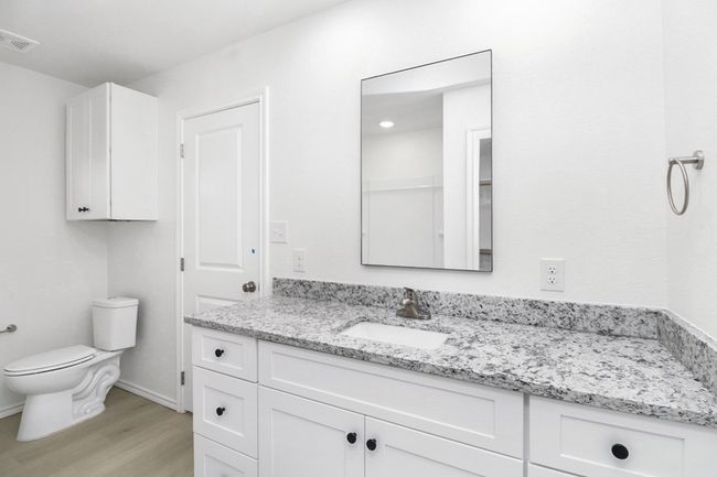 804 Bell St, House other with 3 bedrooms, 2 bathrooms and 2 parking in Coleman TX | Image 11