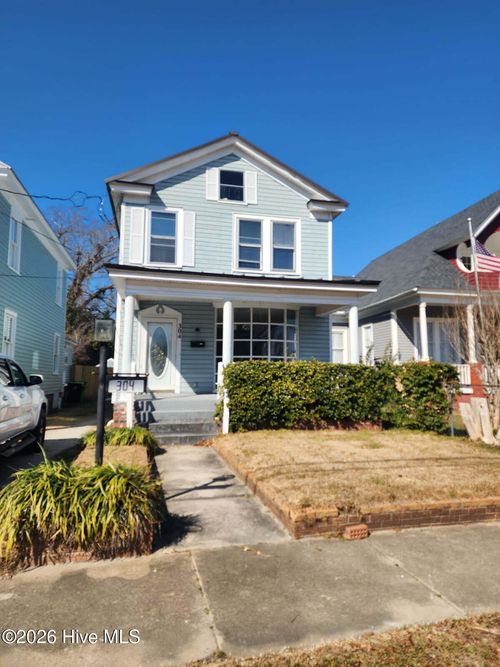 304 Avenue A, New Bern, NC, 28560-3220 | Card Image