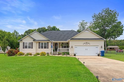 4810 Cornelia Dr, Hokes Bluff, AL, 35903-7406 | Card Image