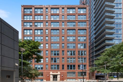 100-124 W Polk St, Chicago, IL, 60605-2099 | Card Image