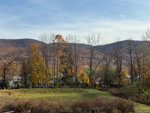 57 Townsend St, Beacon, NY, 12508-1246 | Card Image