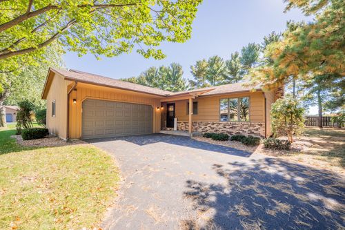 7-3379 Southgate Ct, Eau Claire, WI, 54701-7045 | Card Image