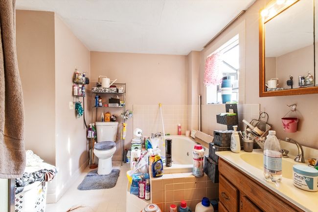 92 N Main St, House other with 4 bedrooms, 4 bathrooms and 7 parking in Raynham MA | Image 24