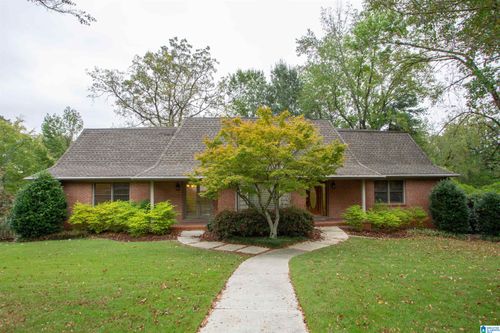 2582 Foothills Dr, HOOVER, AL, 35226-2390 | Card Image
