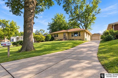 4025 J St, Lincoln, NE, 68510-3626 | Card Image